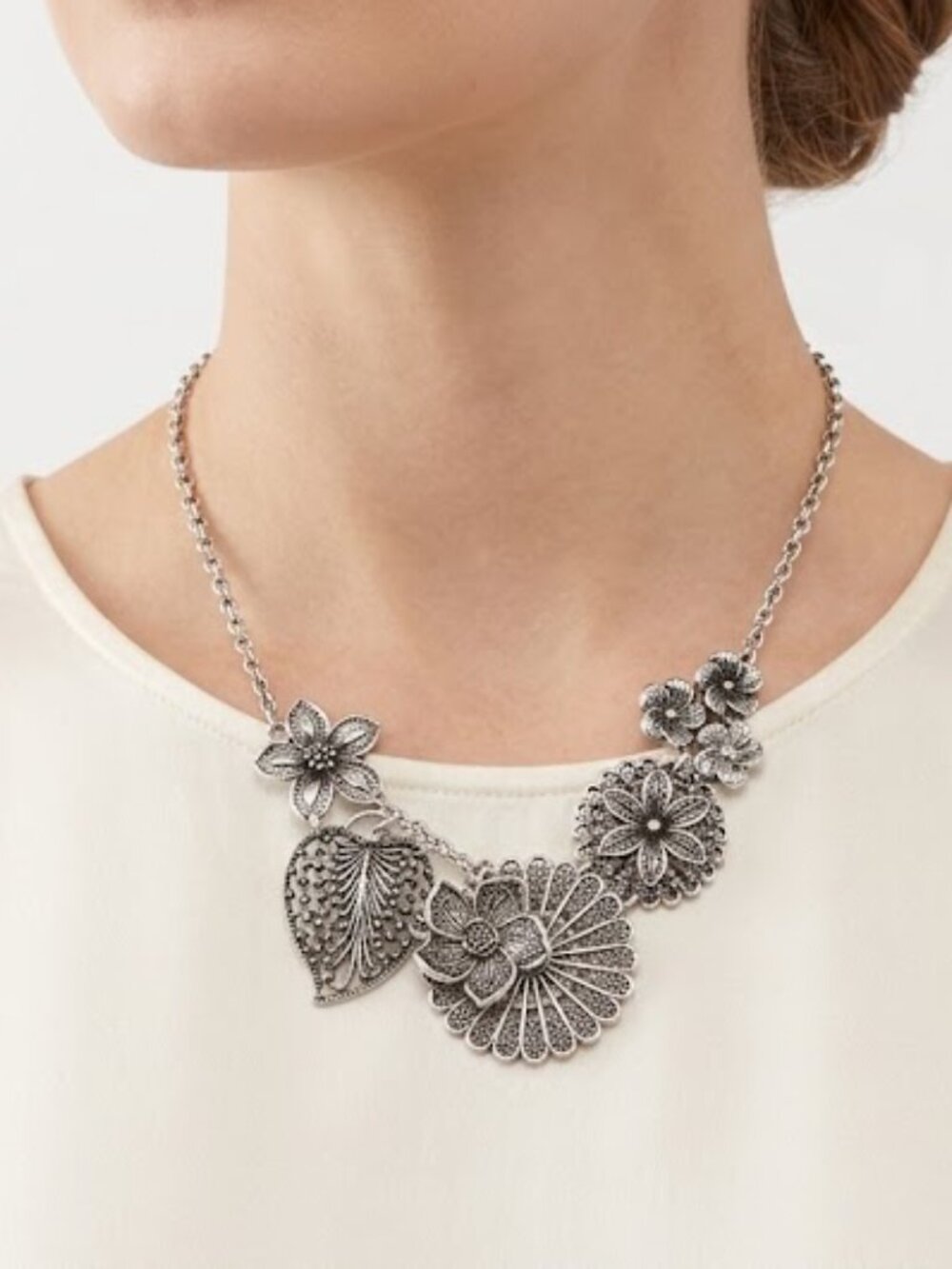 Crown Trifari Flower Cluster Necklace silver tone